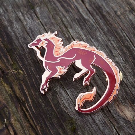 sɪᴢᴇ: 2" ᴛʏᴘᴇ: hard enamelᴄᴏʟᴏʀ: Rose gold platingᴀʟsᴏ: TWO Deluxe Clutch pin posts Dragon Enamel Pin, Dragon Accessories, Red Items, Wings Of Fire Dragons, Dragon Puppet, Spirit Guide, Pretty Pins, Wings Of Fire, Pin Art