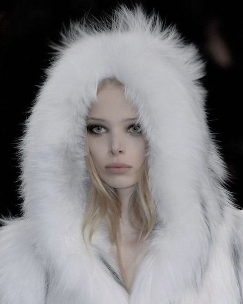 Tanya Dziahileva, Russian Winter, Winter Princess, Siluete Umane, Snow Princess, Doll Aesthetic, Winter Fairy, Snow Girl, Emanuel Ungaro