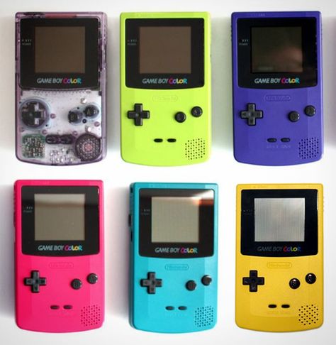 90s Electronics, Old Game Consoles, 90s Games, Gamer Aesthetic, Whatever Forever, 00s Nostalgia, Slumber Party Games, Childhood Memories 90s, Gameboy Color