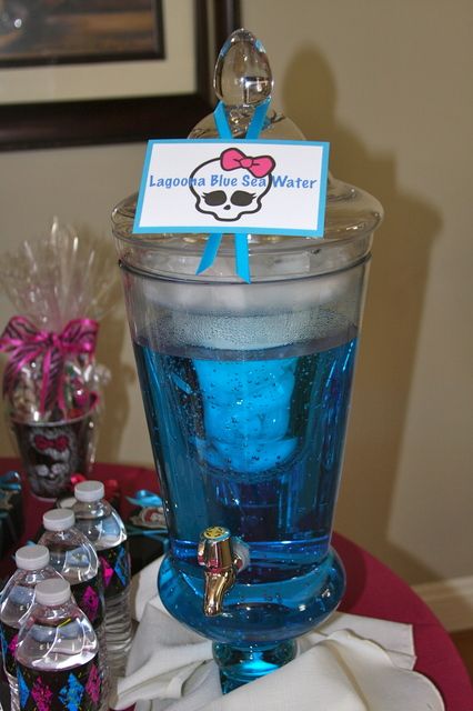 Drinks at a Monster High Party #monsterhigh #partydrinks Monster High Birthday Party Ideas, Monster High Birthday Party, 5th Birthday Party Ideas, Monster High Party, 9th Birthday Parties, Party Deco, Bday Girl, Birthday Board, Monster Party