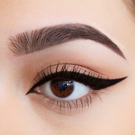 The Best Winged Eyeliner Styles For Your Eye Shape ★ See more: http://glaminati.com/winged-eyeliner-styles/ Winged Eyeliner Looks Dramatic, Eyeliner Inner Eye, Wing Eyeliner Almond Eyes, High Winged Eyeliner, Wing Eyeliner For Round Eyes, Eyeliner For Round Face Shape, Eyeliner Styles Round Eyes, Bold Winged Eyeliner, Different Winged Eyeliner Styles