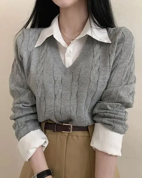 Sweaters pike no others !😻 Preppy Mode, Winter Knit Sweater, Patchwork Shirt, Trendy Sweaters, Chic Sweaters, Formal Casual, Knitting Women Sweater, Loose Sweater, Women Sleeve