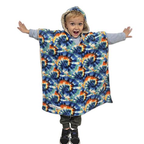 Poncho For Kids, Poncho Pattern Sewing, Car Seat Poncho, Fleece Poncho, Kids Poncho, Child Car Seat, Puffy Coat, Seat Belts, Poncho Pattern