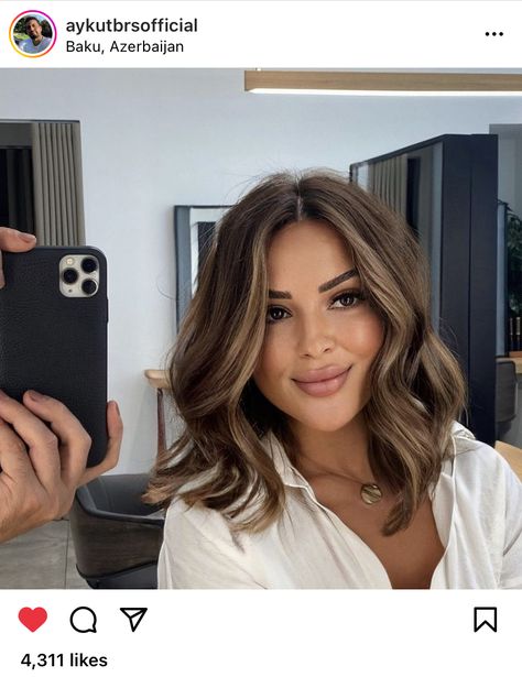 Hair Transformation Long To Medium, Call 2023 Hair Trends, Latina Hair Color Ideas Short, Long Bob With Balayage Brunettes, Short Brown Hair 2023, Medium Brown Hair With Cool Highlights, Short Hair Trends Fall 2023, Hair Styles For Burnett, Scheana Shay Hair 2023