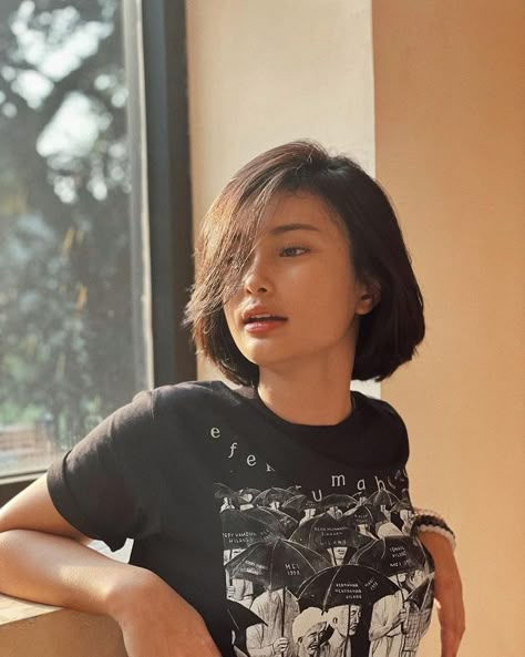 Short Hair Asian Girl, Girls Short Haircuts, Asian Short Hair, Hair Inspiration Short, Shot Hair Styles, Haircuts Straight Hair, Fesyen Hijab, Short Hair Haircuts, Short Hair Styles Easy