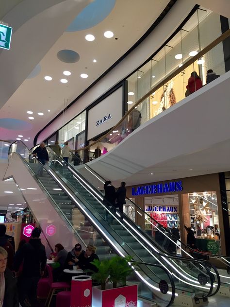 Going Shopping Aesthetic, Mall Photos, Mall Aesthetic, West Edmonton Mall, Melbourne Shopping, Shopping Mall Interior, Moon Board, Summer Moon, Eaton Centre