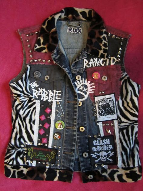 Mohawk Nation Punk Denim Vest, Alternative Diy, Patch Vest, Diy Denim Skirt, Punk Denim, Punk Vest, Battle Jackets, Battle Vest, Punk Fashion Diy