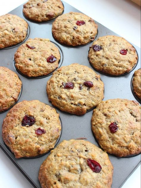 Craisin Muffins, Banana Cranberry Muffins, Breakfast Muffins Healthy, Cranberry Oatmeal Muffins, Oatmeal Breakfast Muffins, Cranberry Oatmeal, Breakfast Muffin, Muffins Healthy, Healthy Breakfast Muffins