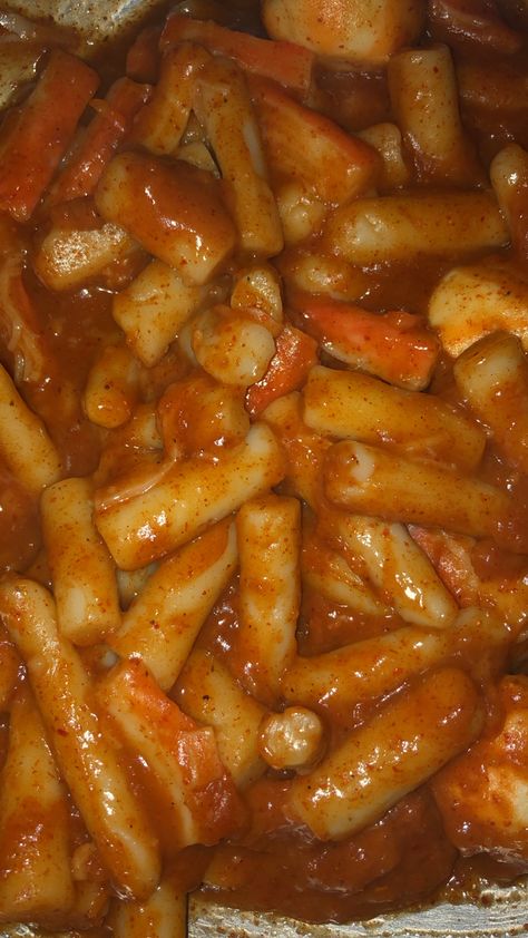 Walau ga seenak tteokbokki pada umumnya, tapi ini enakkkk 😭❤️ Topokki Aesthetic, K Food, Delicacy Food, Yummy Comfort Food, Snap Food, Food Snapchat, Food Obsession, Spicy Recipes, Food Cravings