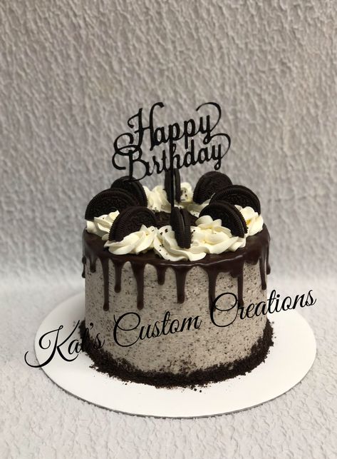 23rd Birthday Cake Ideas For Him, Kue Birthday, Oreo Birthday Cake Ideas, Diy Oreo Birthday Cake, Oreo Cake Designs Birthday, Oreo Design Cake, Oreo Drip Cake Birthday, Cake Black Forest, Drip Birthday Cake