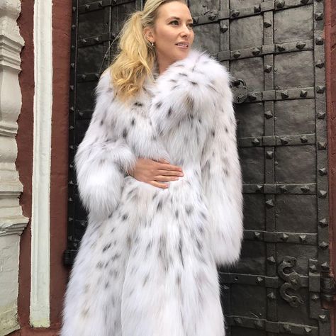 Lynx fur coat Leopard Print Fur Coat, Fur Street Style, Leopard Print Faux Fur Coat, Long Outerwear, Faux Coat, Long Overcoat, Fabulous Furs, Hooded Faux, Leopard Fashion