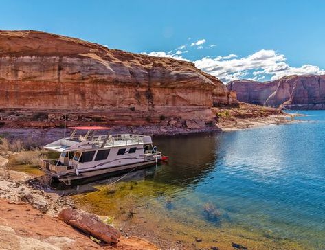 Houseboat Vacation, Sunken Boats, Houseboat Rentals, Liveaboard Boats, Houseboat Living, Usa House, Smith Mountain Lake, Shortcut Icon, Lake Mead