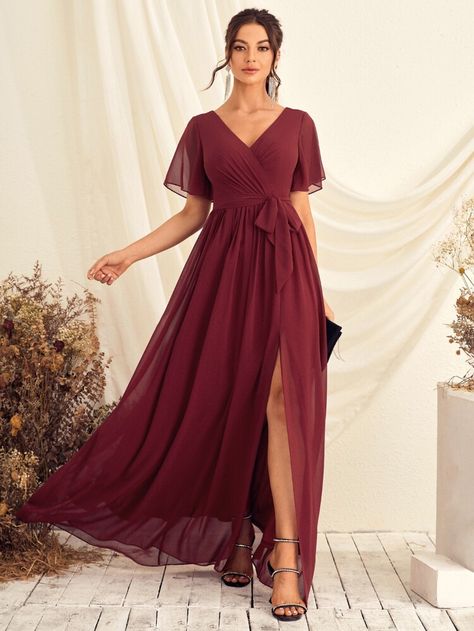 Free Returns ✓ Free Shipping On Orders $49+ ✓. Butterfly Sleeve Split Thigh Belted Maxi Chiffon Bridesmaid Dress- Bridesmaid Dresses at SHEIN. Chiffon Dress With Sleeves, Dresses With Sleeves Plus Size, Chic Dressing, Womens Bridesmaid Dresses, Plus Size Robes, Long Formal Dresses, Butterfly Sleeve Dress, Bridesmaid Dresses With Sleeves, Dusty Blue Bridesmaid Dresses