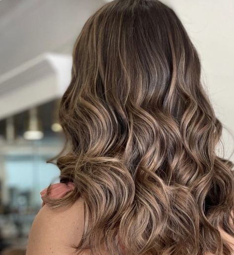 Partial Highlights Caramel, Partial Balayage Vs Full Balayage, Partial Highlights For Brunettes, Partial Balayage Brunettes, Carmel Balayage, Balyage Long Hair, Partial Balayage, Full Balayage, Partial Highlights