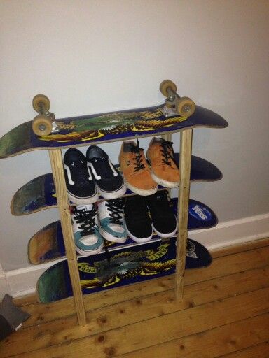 Shoes Organization Ideas, Shoes Organizer Ideas, Skate Room, Meja Outdoor, Skateboard Room, Skateboard Furniture, Shoe Organization, Closet Shoe, Organization Closet