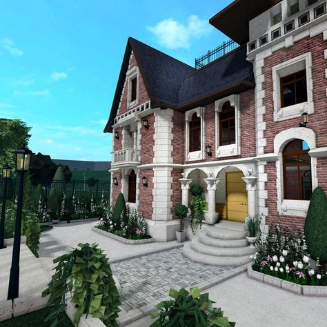 Brick House Bloxburg, Frenchrxses Bloxburg House, Bloxburg City Entrance, Beautiful Bloxburg Houses, Bloxburg Brick House, Bloxburg Orphanage Ideas, Bloxburg Old Mansion, Unique Bloxburg Build Ideas, Bloxburg House Victorian