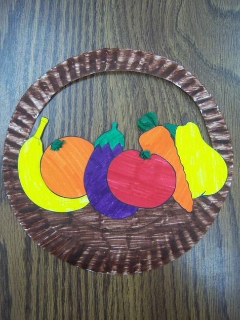 This activity, books and more about fruits and vegetables.  -Repinned by Totetude.com Vegetable Crafts, Makey Makey, Kraftangan Prasekolah, Fruit Crafts, Thanksgiving Crafts Preschool, November Crafts, Halloween Crafts For Toddlers, Thanksgiving Art, Basket Crafts