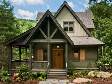 Cottage Exterior Colors, Cabin Exterior, Cottage Exterior, Rustic Cottage, Cabins And Cottages, House Paint Exterior, Room Pictures, Exterior Paint Colors, Style At Home