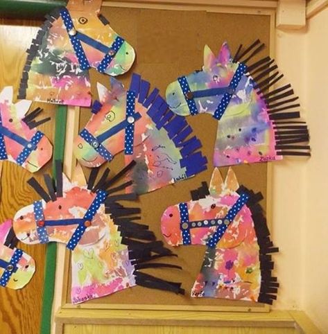 Horse craft idea for preschoolers After a fun day of spring party& horse theme crafts, this afternoon I set up one final craft for ... Horse Crafts Kids, Tissue Crafts, Rodeo Crafts, Wild West Crafts, Cowboy Crafts, Tissue Paper Crafts, Western Crafts, Horse Camp, Dough Ornaments