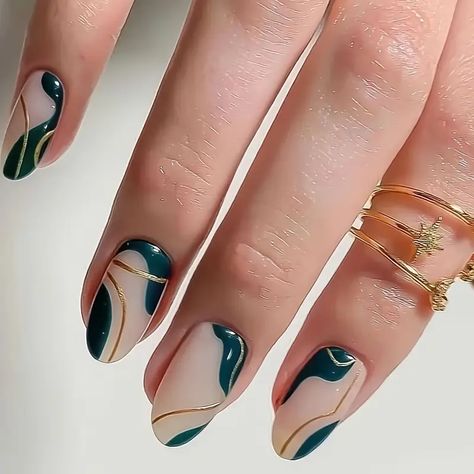 Wave Nails, Dark Green Nails, Long Nail Art, Gold Nail Art, Green Nail Designs, Acrylic Nail Kit, French Tip Acrylic Nails, Fake Nails With Glue, Nails French