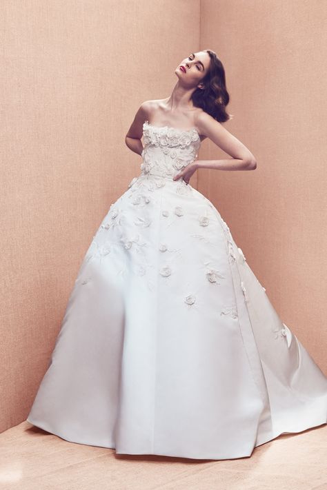 Bridal Trend Spring 2020: Cinderella Ballgowns Make Up Sposa, Celebrity Bride, Bridal Braids, Wedding Gown Styles, Bohemian Style Dresses, White Wedding Dress, Show Collection, Lela Rose, Bridal Fashion Week