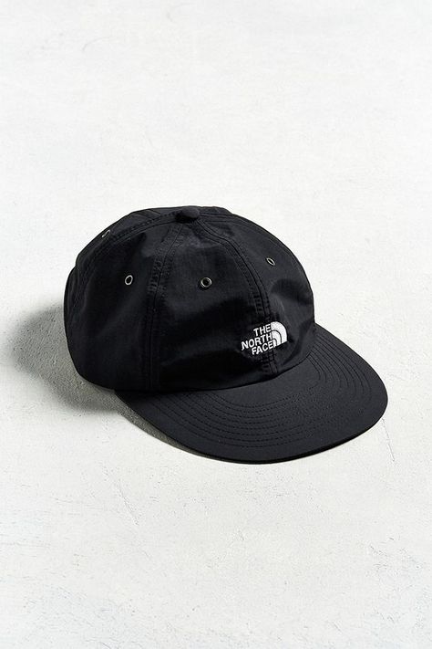 Cap Outfit Men, Mochila Grunge, North Face Cap, Streetwear Hats, North Face Hat, North Face Outfits, Outdoor Exploration, Cap Outfit, Black Nike Shoes