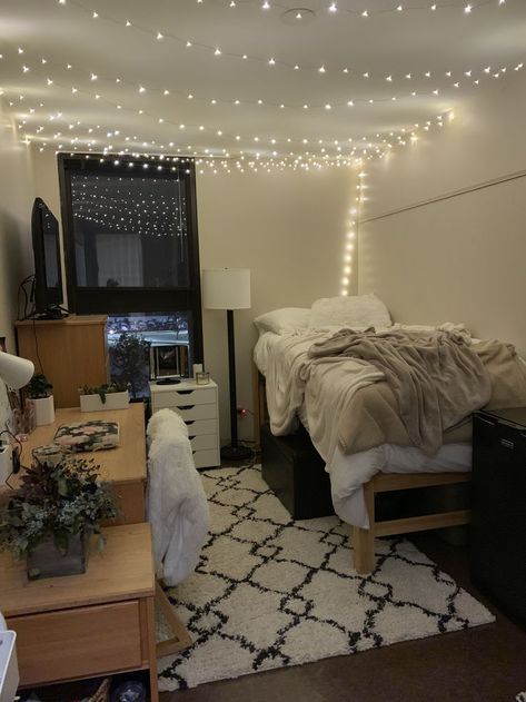 Dorm ideas Dorm Room Ideas Purple, Clean Dorm Aesthetic, Hbcu Dorm Room Ideas, Hbcu Dorm, Double Dorm Room Ideas, Cozy Dorm Room Aesthetic, Dorm Inspo Cozy, Luxury Dorm, Dorm Room Rug