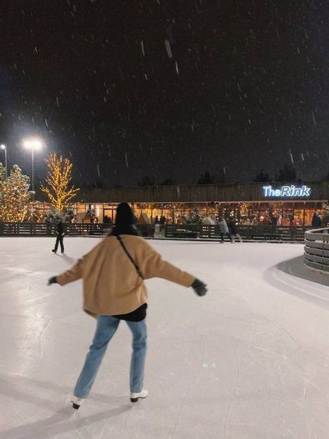 Ice Rink Photoshoot, Winter Workout Aesthetic, Ice Skating Instagram Pictures, Skating Rink Aesthetic, Sledding Aesthetic, Ice Rink Aesthetic, November Manifestation, Ice Skating Photos, Canada Aesthetic