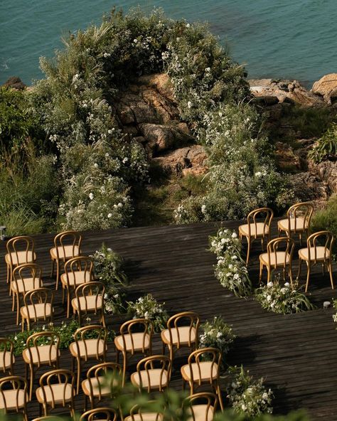 The Wedding Bliss Thailand | Dreamy flower meadow appeared in the serene setting of Cape Fahn hotel in Koh Samui for Haru & Kai’s wedding ceremony. Dressed with… | Instagram Sultry Wedding, Apricot Wedding, Koh Samui Wedding, The Wedding Bliss, Wedding Thailand, Wedding In Thailand, Meadow Wedding, Thailand Wedding, Thai Wedding