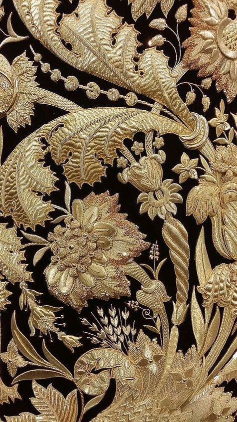 New Hand Embroidery Designs, Baroque Embroidery, Gold Work Embroidery, Crazy Quilting, Couture Embroidery, Gold Embroidery, Gold Work, Lace Embroidery, Luxury Decor