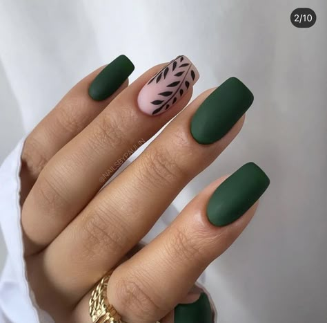 Green Boho Nails, Gel Nail Set, Dark Green Nails, Winter Dance, Green Nail Designs, Heart Nail, Green Nail, Nail Polish Kits, Nagel Inspo