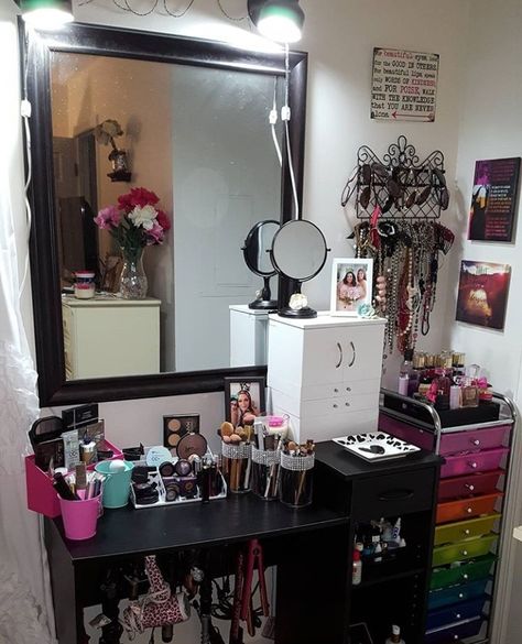 Desk And Mirror, Small Room Makeover, Vanity Diy, Makeup Vanities, Dollar Store Diy Organization, Small Room Design Bedroom, Flat Irons, Command Hooks, Vanity Ideas