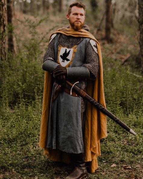 "100% linen cape similar to those seen in Kingdom of Heaven and Robin Hood. Works great for knights, paladins and many other medieval and fantasy characters!  Achieve that distinct medieval/fantasy look with our Knight's Cape. The weight of the cape is distributed across the shoulders so you don't experience the \"cape choke\" that can so often be a problem.  Choice of 10+ colors to match your look!  We leave the cloak slightly frayed on the bottom hem to give a more weathered and worn look! *Pl Knight Outfit, Knight Costume, Armadura Medieval, Fantasy Magic, Arte Cyberpunk, Knight Armor, Medieval Knight, Medieval Clothing, Fantasy Costumes