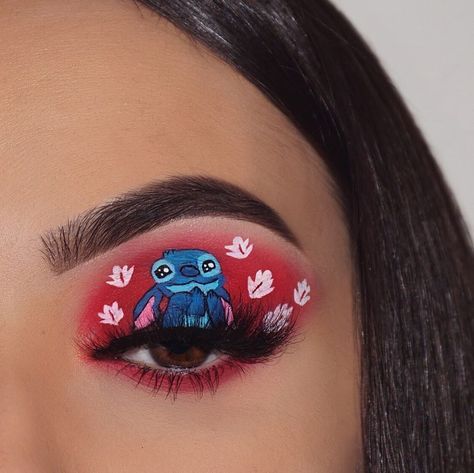 Disney Eye, Disney Eye Makeup, Disney Inspired Makeup, Stitches Makeup, Disney Eyes, Stitch Stuff, Flower Makeup, Halloween Eye Makeup, Lilo Y Stitch