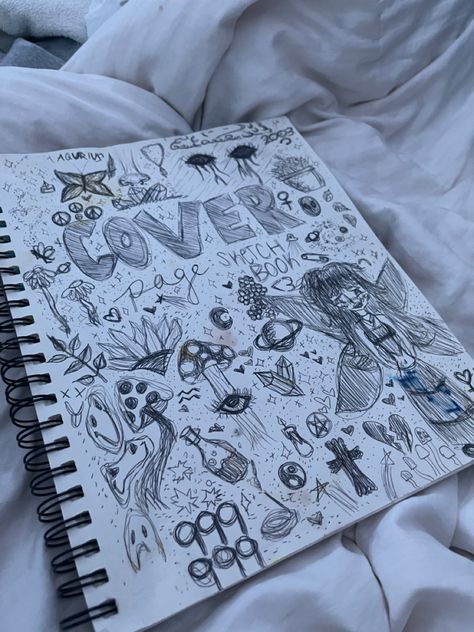 Witchy Sketches, Sketch Book Ideas, Sketch Page, Sketches Drawing, Doodle Ideas, Witchy Stuff, Pencil Art Drawings, Book Ideas, Pencil Art