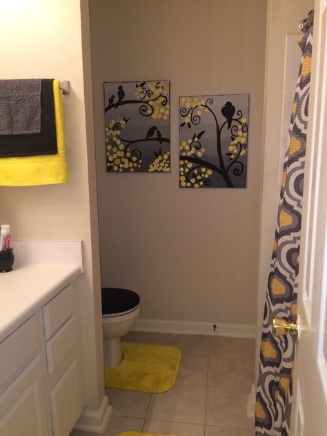 Finished product! Grey yellow and black bathroom! Yellow And Black Bathroom, Guest Restroom, Yellow Bathroom Decor, Black Bathroom Decor, Bathroom Towel Decor, Bathroom Decor Themes, Silver Bathroom, Yellow Bathroom, Restroom Decor