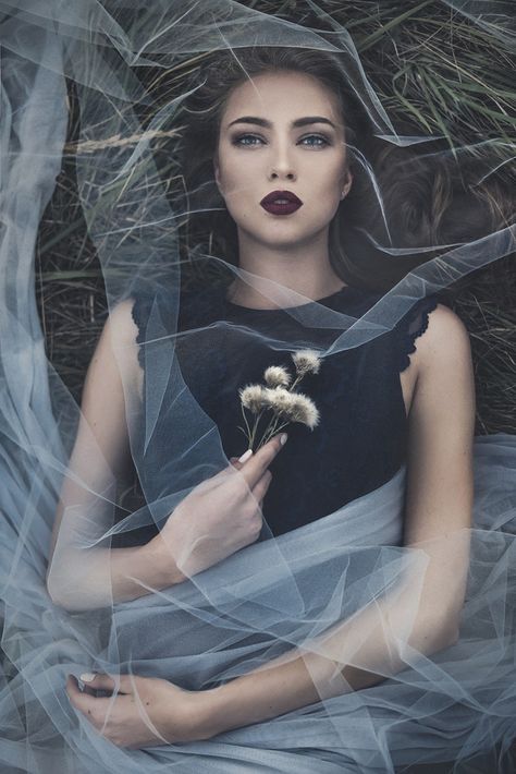 Halloween Shot Ideas, Horror Photography, Witch Photos, Photo Halloween, Gothic Photography, Halloween Photography, Zucca Halloween, 사진 촬영 포즈, Foto Tips