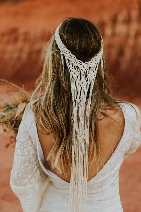 Bride hair with veil