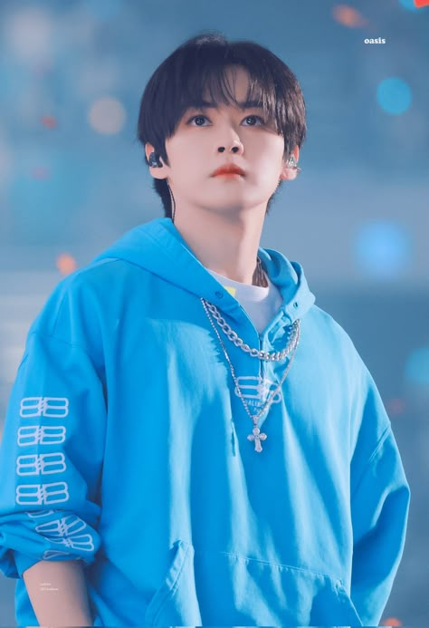 Lee Know dominATE in Seoul D-2 240825 Kpop Lee Know, Lee Know Photos, Straykids Lee Know, Lee Know Cute Pictures, Blue Lee Know, Skz In, Lee Know Best Photos, Lee Know Cute Pics, Lee Know Aesthetic