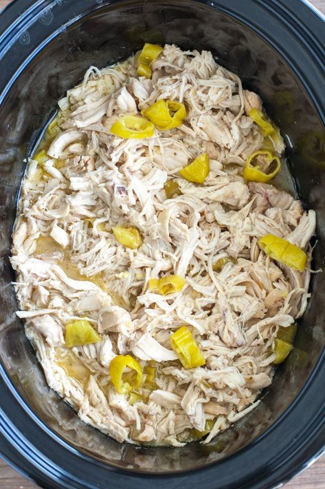 mississippi chicken Crock Pot Mississippi Chicken, Recipes With Banana Peppers, Mississippi Chicken, Heavenly Recipes, Creamy Ranch, Banana Peppers, Chicken Slow Cooker Recipes, Easy Slow Cooker Recipes, Stuffed Banana Peppers