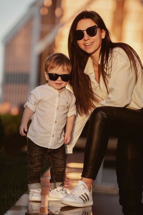 Mother Son Matching Outfits, Mommy Son Pictures, Mommy Son Outfits, Mom And Son Outfits, Mother Son Photos, Mother Baby Photography, Mom And Baby Outfits, Mommy And Me Photo Shoot, Mother Son Photography