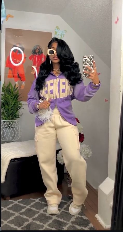 Big Boogie Outfits, Purple Comfy Outfit, Chill Cute Outfits Black Women, Cute Thanksgiving Outfits Black Women, Baggy Clothes Outfit Black Women, Purple Streetwear Outfit, Ptso Outfits Black Women, Luxury Lifestyle Black Women, Suite Design For Women