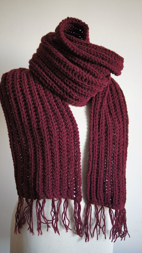 Men's Chunky Knit Scarf for autumn/winter, seen here in burgundy red. This men knit scarf is a stunning piece of winter wear. Merino deluxe wool and acrylic yarn increases the thickness and warmth, it is hand knitted in classic burgundy red.  The scarf is so simple to pair with your favorite outfits and it is sure to be your favorite go-to scarf of the winter!    Length: 91in. (230 cm)  Width : 9 in. (22 cm)  Wool/Acrylic (50:50)     Check out more scarves:  www.etsy.com/shop/nevita Men Scarf Crochet Pattern, Halloween Outfits Casual, Outdoor Halloween Decorating, Casual Halloween Outfits, Crochet Triangle Shawl, Crochet Mens Scarf, Mens Knitted Scarf, Crochet Scarf For Beginners, Crochet Store