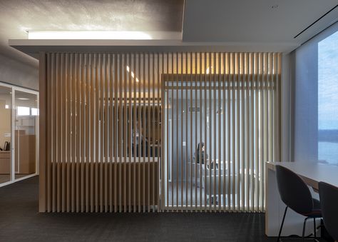 Law Office Reception, Louver Design, Office Open Plan, Law Firm Office, Law Office Design, Open Office Design, Office Reception Design, Husband Office, Law Office Decor