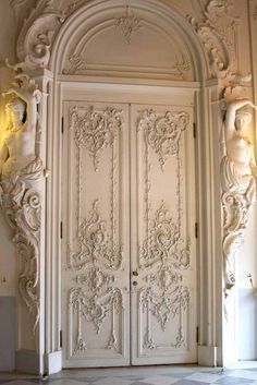 Antoinette Aesthetic, Decorated Doors, Catherine Palace, Rococo Interior, Door Inspiration, Porte Decorate, Casa Vintage, Cool Doors, Carved Doors