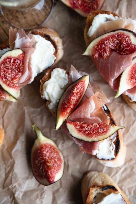 Fig Crostini with Prosciutto and Pecorino Cream - Inside The Rustic Kitchen Figs And Prosciutto, Prosciutto Wrapped Figs, Fig Crostini, Italian Christmas Recipes, Pea Pesto, Italian Drinks, Cheese Alternatives, Crostini Recipes, Ciabatta Bread