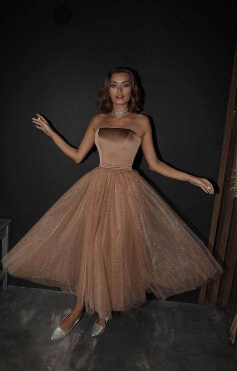 Shop 2 in 1 midi party dress Monika by Olivia Bottega ❤️ Available in custom sizing & in full size range. Find the perfect wedding dress for your big day. We can used blush or light ivory satin for skirt. Formal Party Dress Midi, Midi Ball Gown, Cocktail Dress Attire, Wedding Guest Cocktail Dress, Party Dress Midi, Transformer Dress, Olivia Bottega, Bridal Stylist, Chic Cocktail Dress