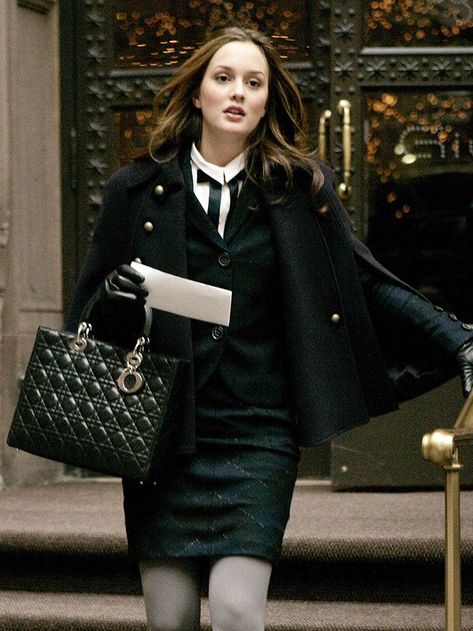 5 Outfits Blair Waldorf Would Wear in 2016 via @WhoWhatWear Mode Gossip Girl, Estilo Blair Waldorf, Estilo Gossip Girl, Blair Waldorf Aesthetic, Mode Harajuku, Blair Waldorf Outfits, Stile Blair Waldorf, Blair Waldorf Style, Gossip Girl Blair