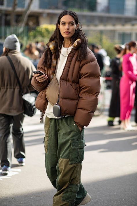 Best Street Style of Paris Fashion Week Fall 2023 - Fashionista Big Puffer Jacket Outfit, Short Puffer Jacket Outfit, Brown Puffer Jacket Outfit, Fashion Week Street Style Winter, Long Puffer Jacket Outfit, Jacket Winter Outfit, Puffer Outfit, Brown Puffer Jacket, Winter Jacket Outfits