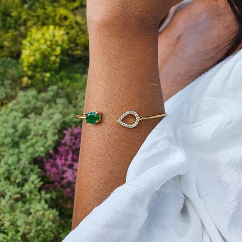 "Emerald cuff Bracelet" Emerald Bracelet Gold, Emerald Bangles, Gold Cuff Bracelets, Garnet Ring Gold, Arm Bangles, Arm Cuff Bracelet, Cuff Bracelet Gold, Satin Pouch, Minimal Boho